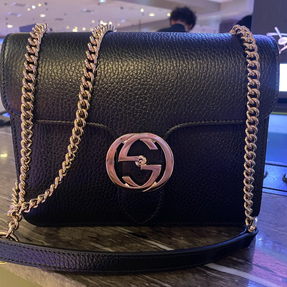 Gucci Interlocking G Shoulder Bag - Black